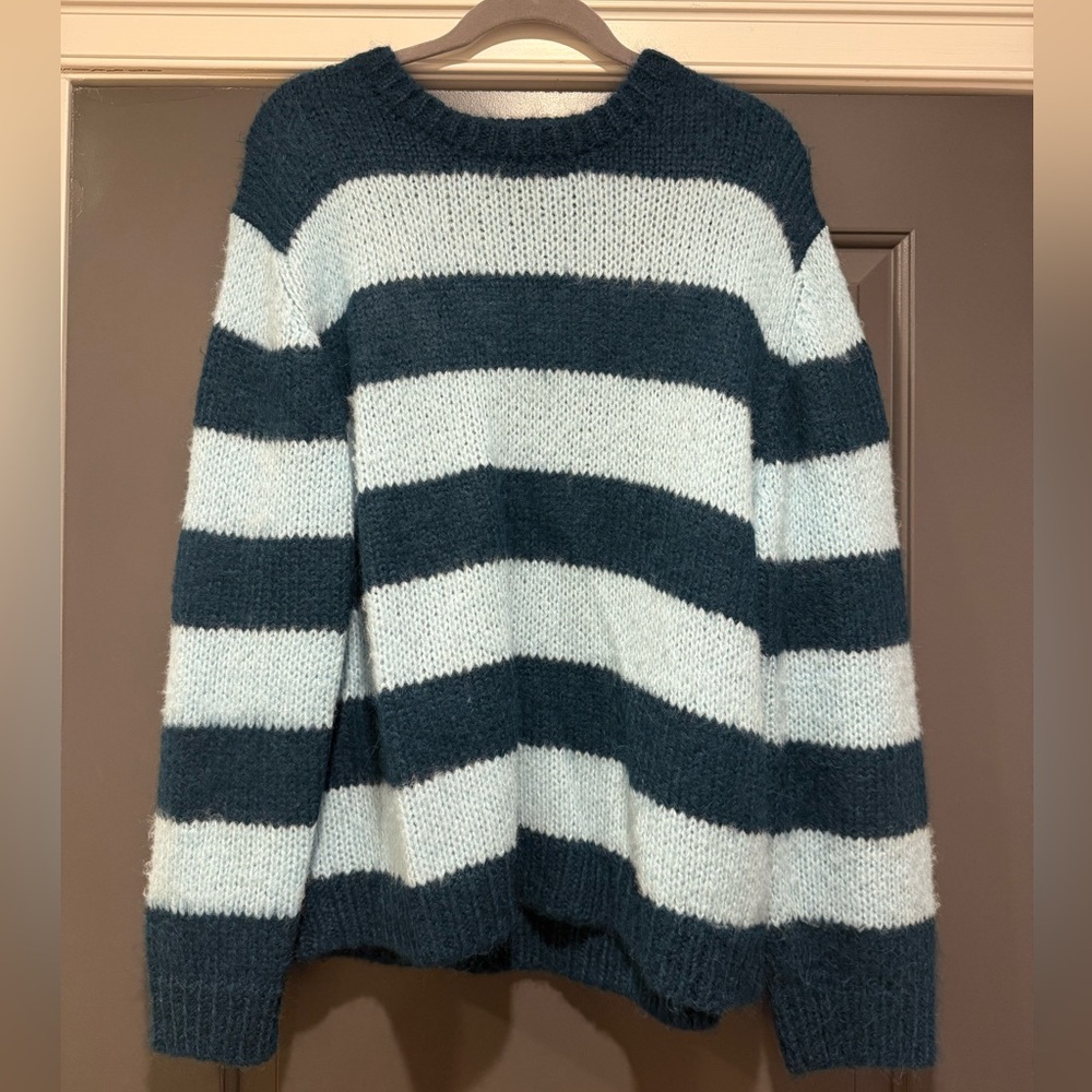 De Loreta Sweater - image 3